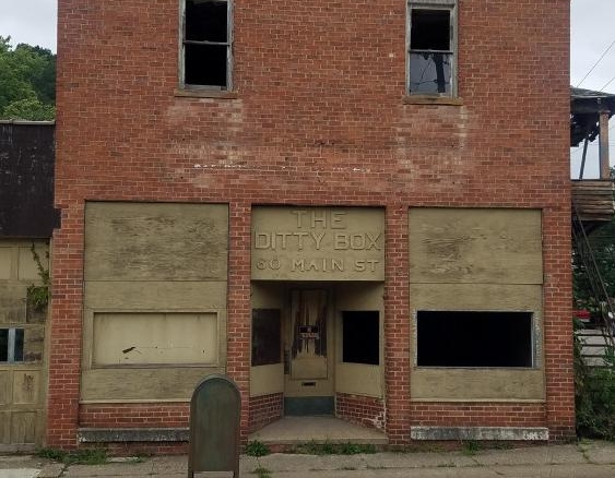 60 Main Street, Glouster, Ohio, The Ditty Box