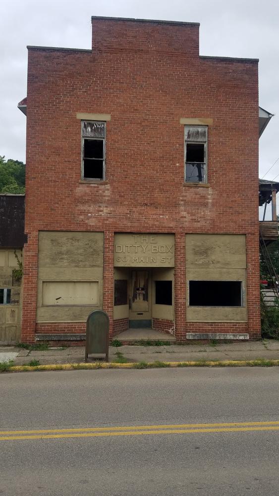 60 Main Street, Glouster, Ohio, The Ditty Box